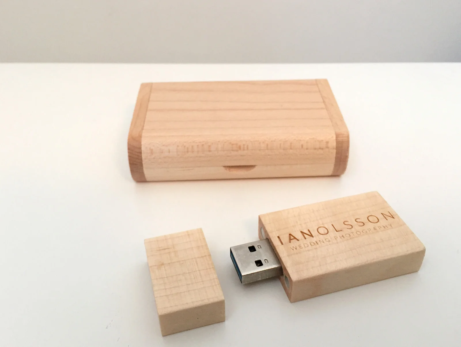 Wedding USB of high resolution photos in presentation wooden box