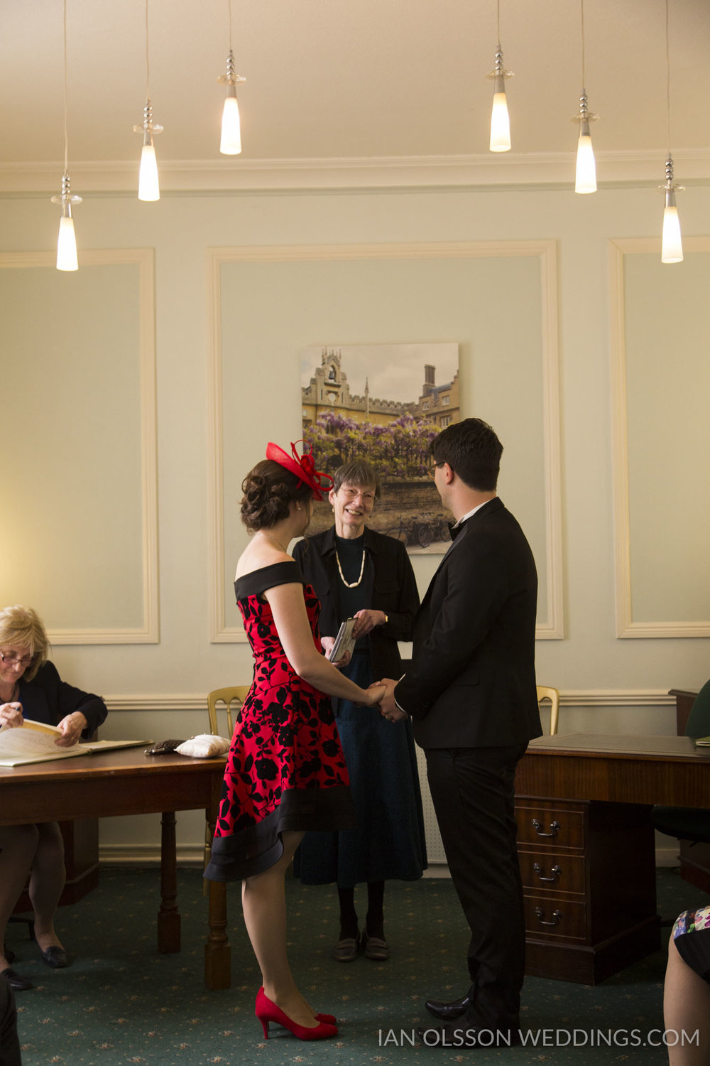 Shire Hall Cambridge Registry Office Wedding B&M | Photo: http:/
