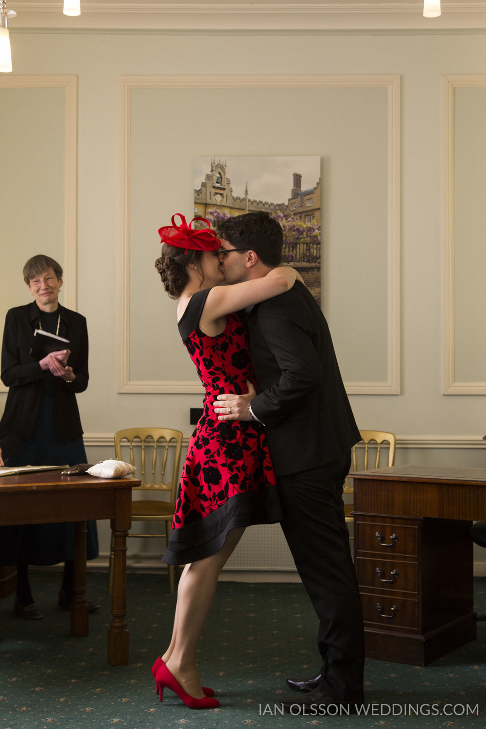 Shire Hall Cambridge Registry Office Wedding B&M | Photo: http:/