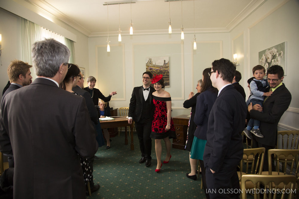 Shire Hall Cambridge Registry Office Wedding B&M | Photo: http:/