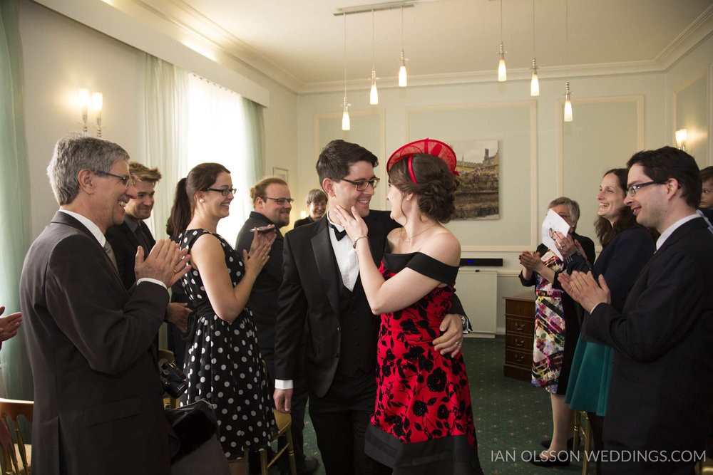 Shire Hall Cambridge Registry Office Wedding B&M | Photo: http:/