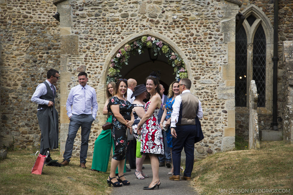 Holy Cross Yelling Wedding | Photo: https://www.ianolssonwedding