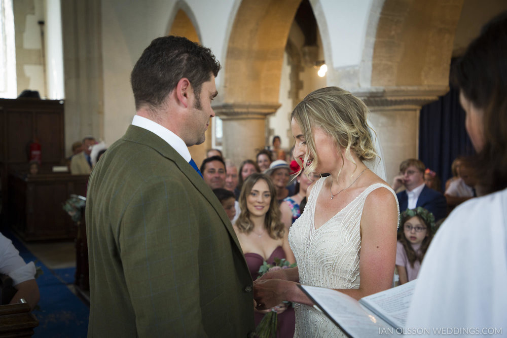 Holy Cross Yelling Wedding | Photo: https://www.ianolssonwedding