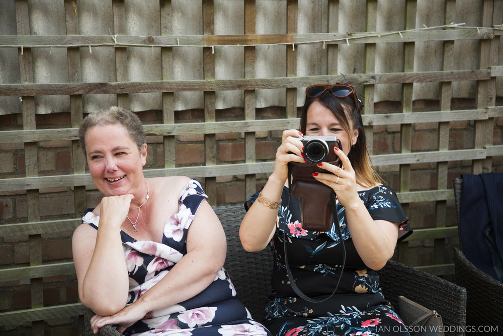 Thatch Barn Yelling Wedding Cambridgeshire | Photo: https://www.