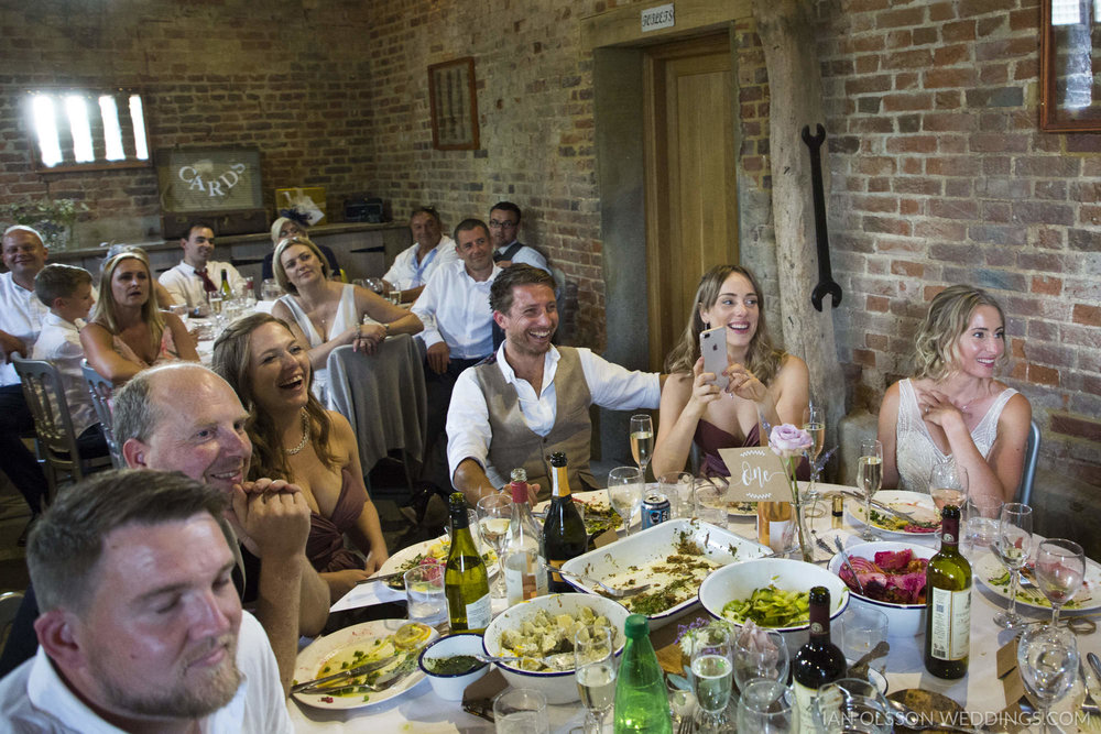 Thatch Barn Yelling Wedding Cambridgeshire | Photo: https://www.