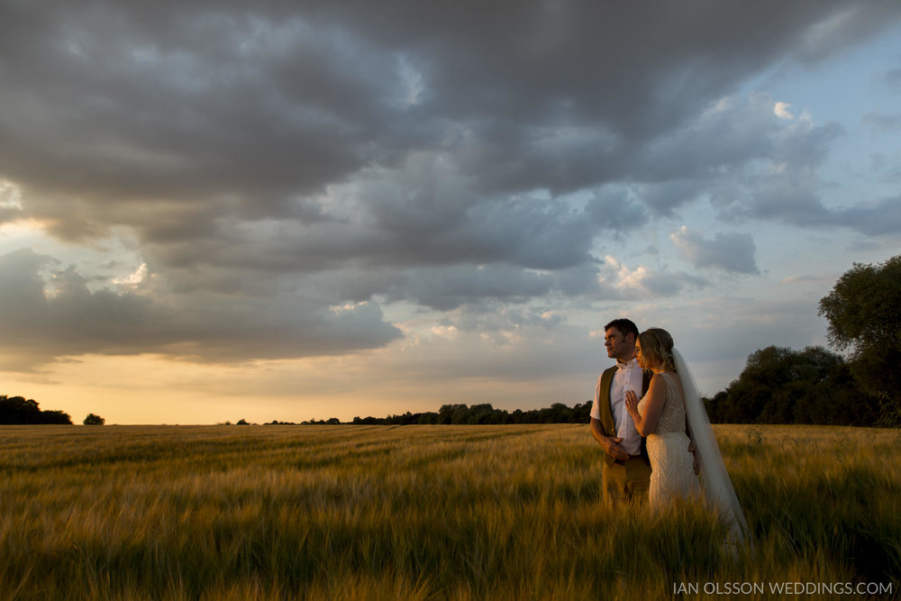 Thatch Barn Yelling Wedding Cambridgeshire | Photo: https://www.