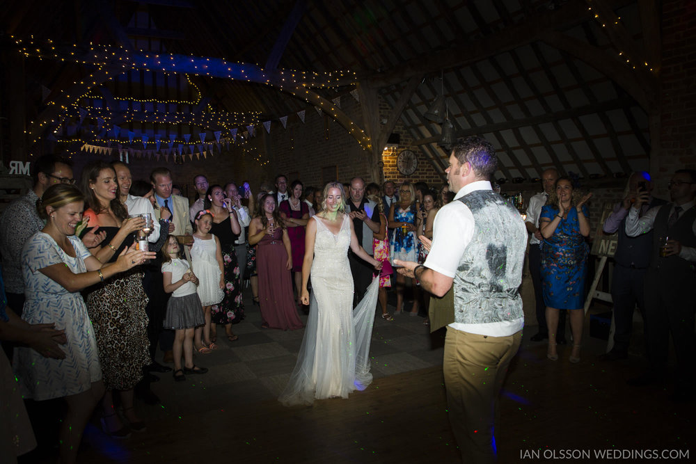 Thatch Barn Yelling Wedding Cambridgeshire | Photo: https://www.