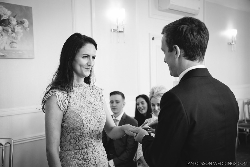 Beautiful small wedding at Cambridge Registry Office