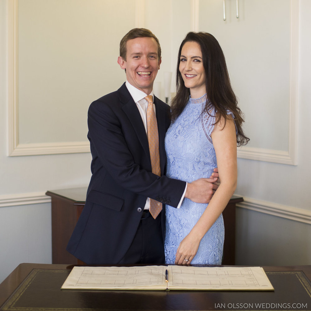 Beautiful small wedding at Cambridge Registry Office