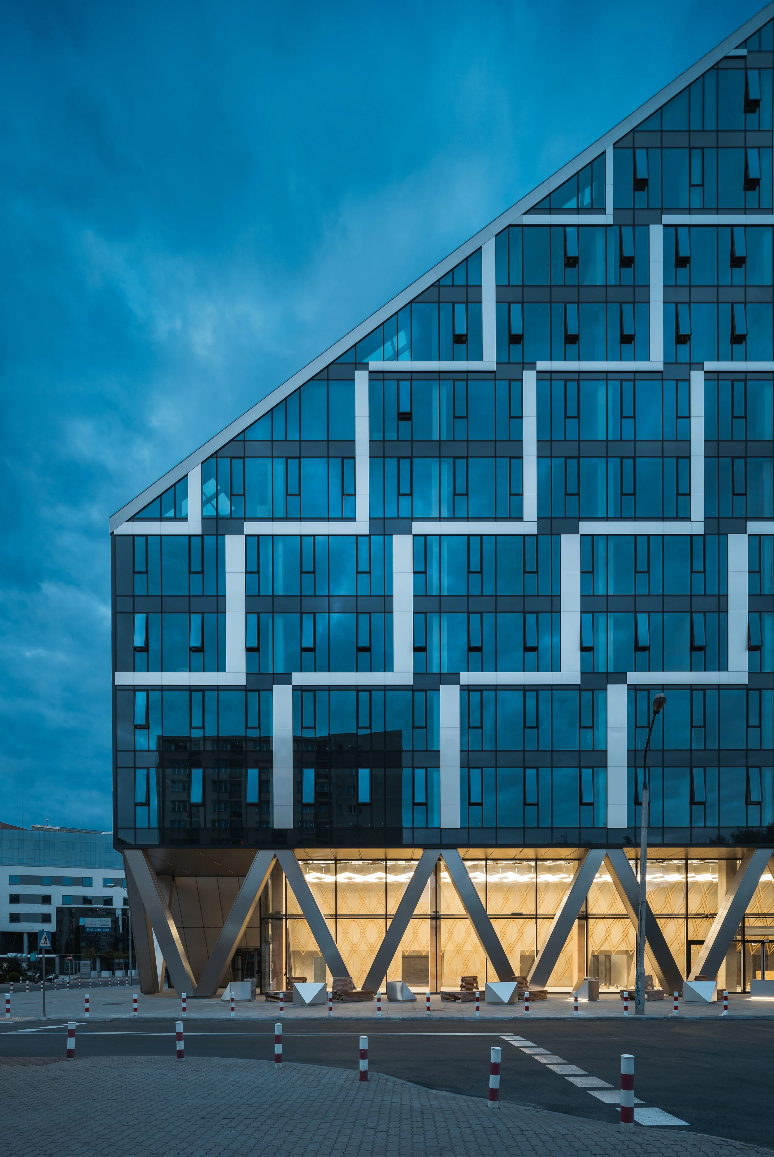 Chmielna 89 - Cavatina Holding - Warsaw, Poland