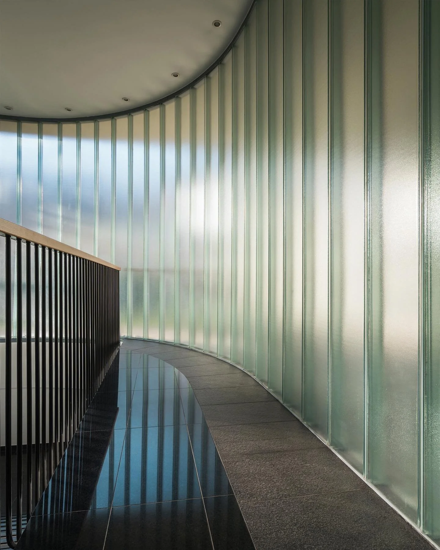 Translucent Spaces inside the Mondrian House
_____________________________________________
#warsaw #poland #architecture #design #interiordesign @archdigest @archdaily @archello @architizer @archrecordmag @dezeen @designboom @designmilk @dwellmagazin