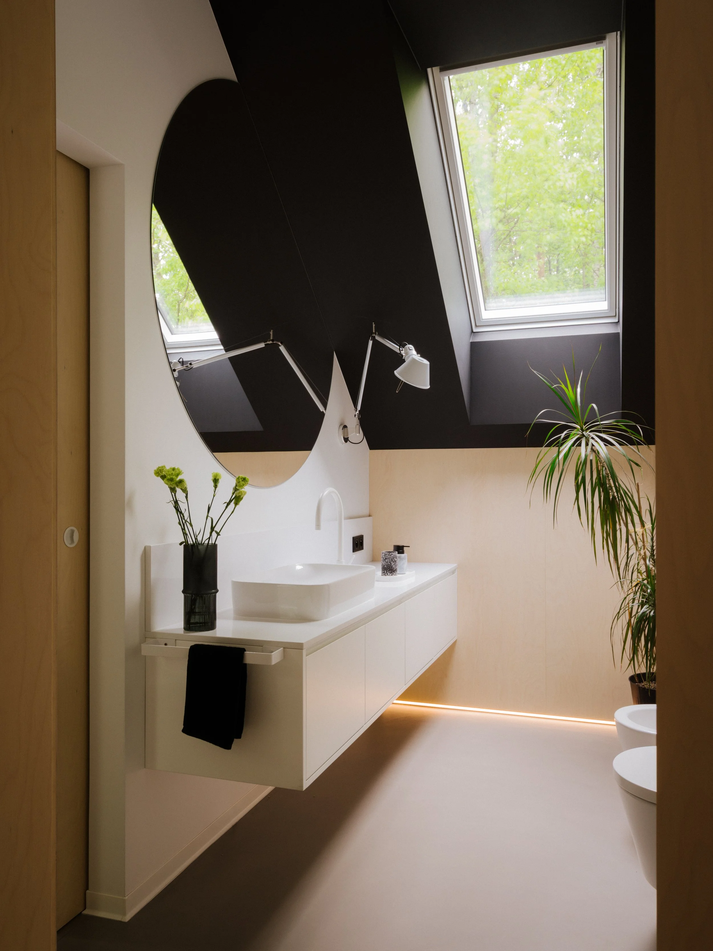 Nate Cook_Black Core House_Interior_15.jpg