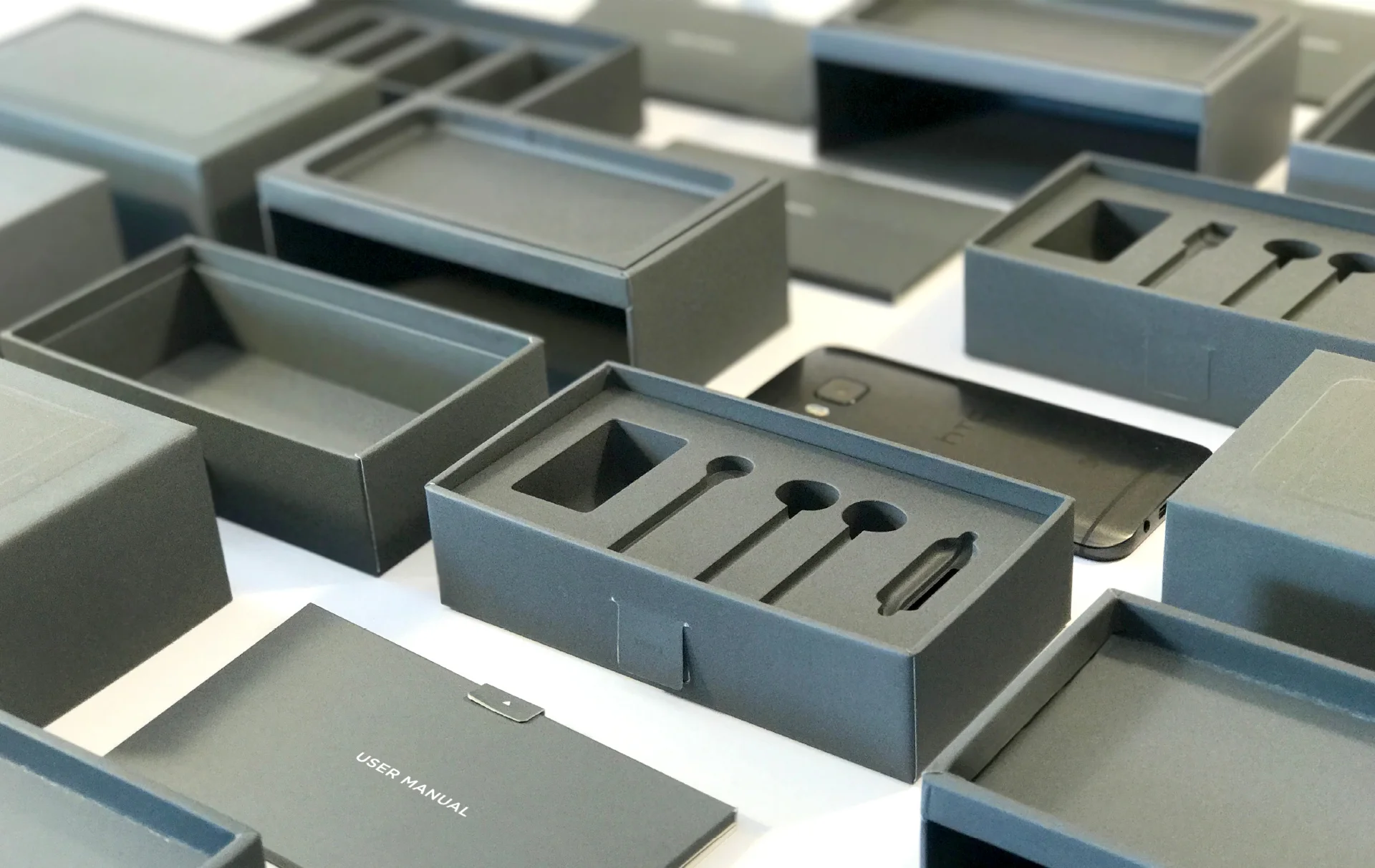 180105_TKC_HTC_M10_Packaging_08.jpg
