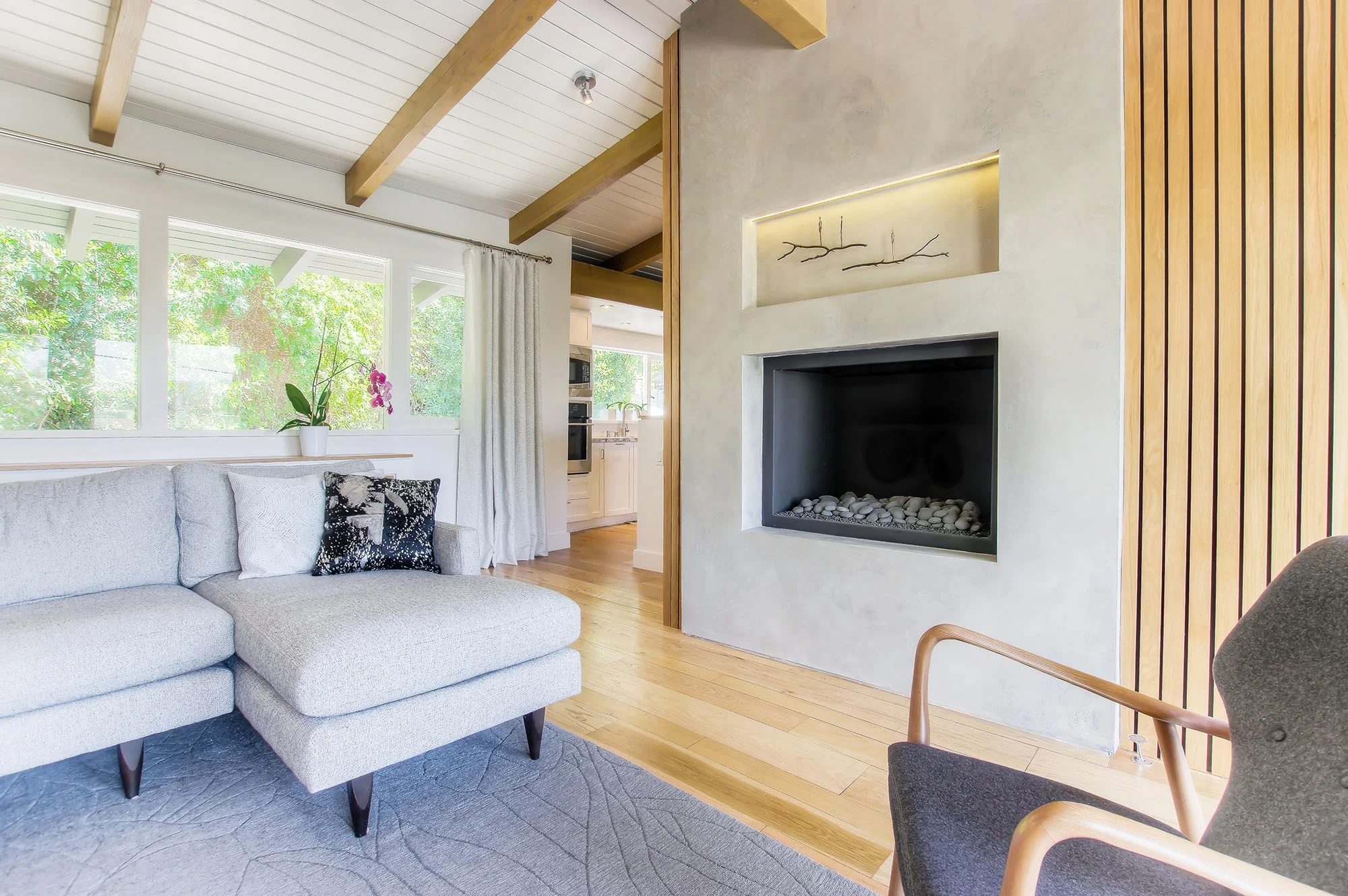 deco_fireplaces_renovation_opt.jpg