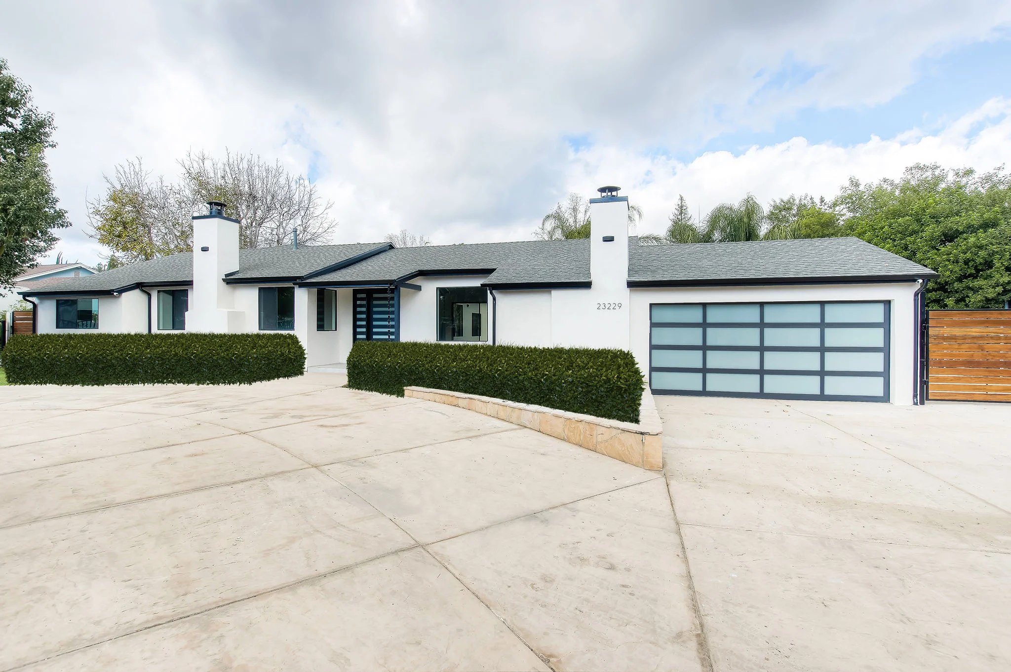 Woodland Hills Complete Exterior And Interior Remodel Spazio La