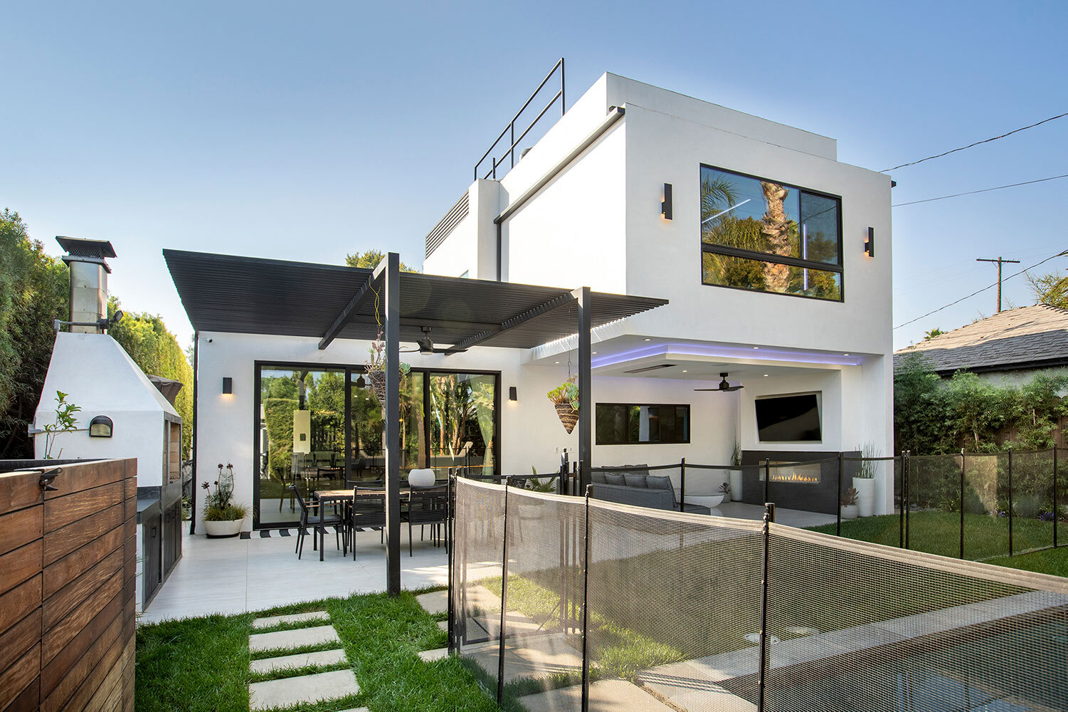 Sherman Oaks exterior remodel and addition