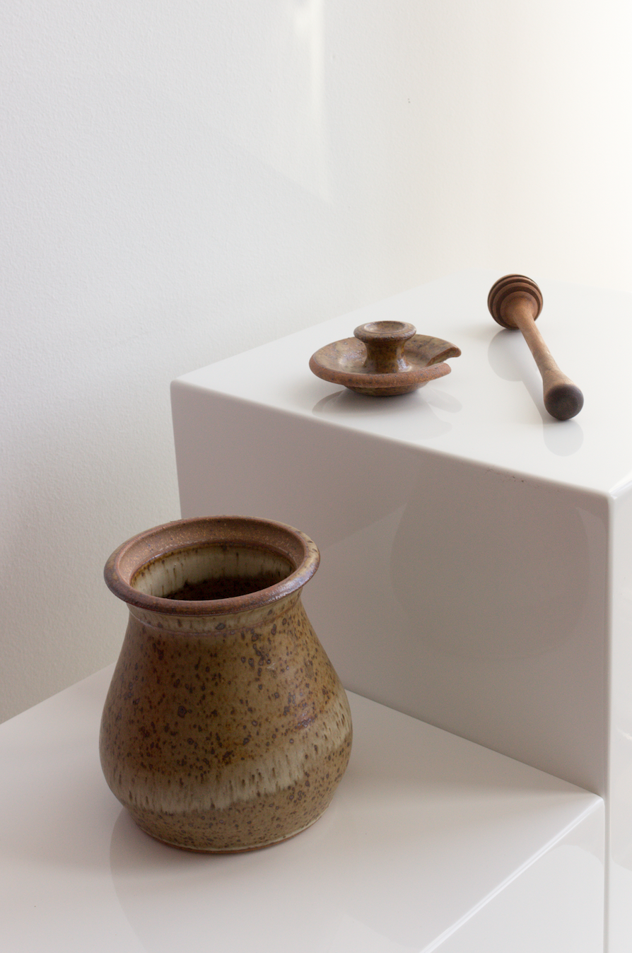 ceramic honey pot