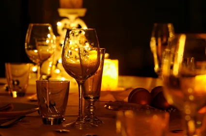 CandleLit-Dinner-Romance-Tips.jpg