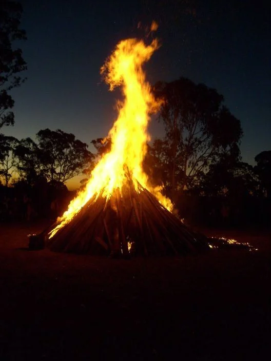 bonfire2.jpg