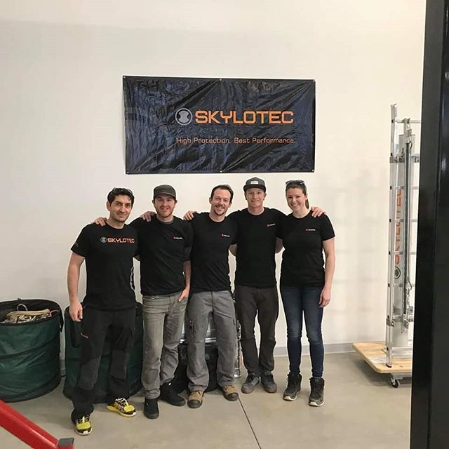 Safety is the number one priority for us at GeoArc. This past week, we were privileged to spend the week with Kurani Seyhan from Skylotec in Denver.
We are now proud to say that we have officially become approved trainers for the Skylotec fall-protec