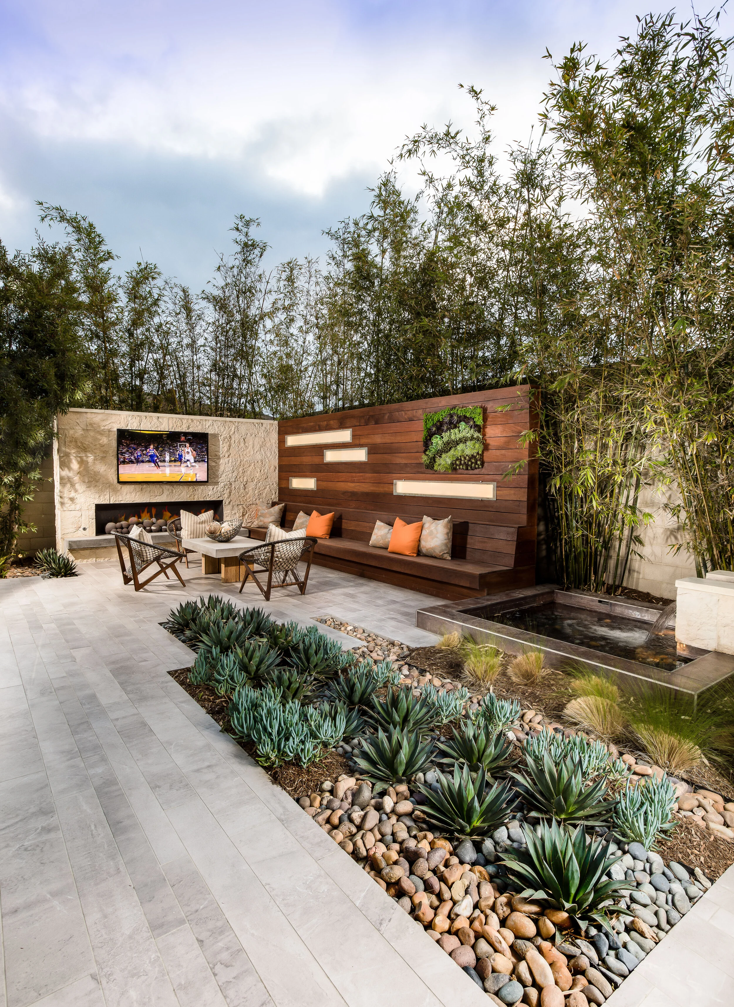 Soleil_Planter_with_Fireplace a.jpg