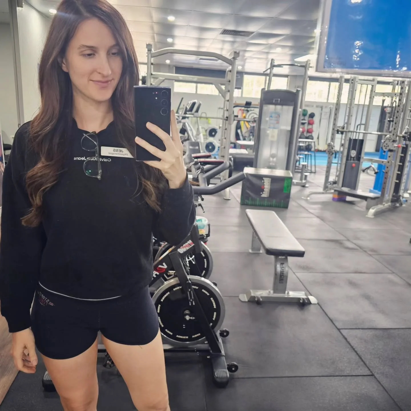 She's  back in clinic!!!! 

After a long hiatus, growing and selling a business outside of the health realm I have returned to my great love ❤️. 

Due to ongoing business commitments I am only taking a very limited amount of clients a few hours a wee