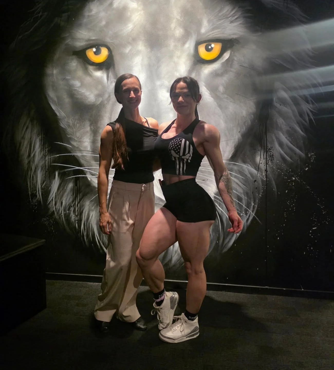 🤯🤯 mind absolutely blown by the density and beauty of @jasminebaker_ifbbpro in the lead up to her competitive season. 

Thanks for stopping by on your Australian trip 🫶❤️ 
Can't wait to see you shine ✨️ 

Pinch myself everyday in this job 🫶

@str