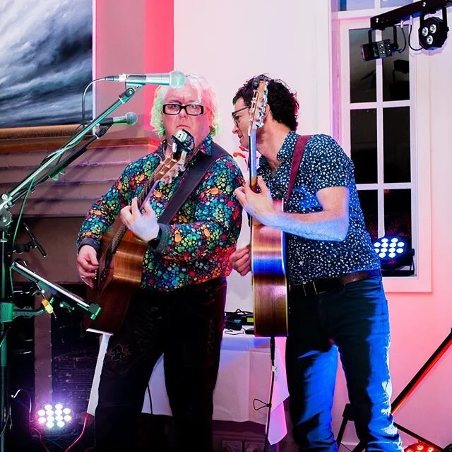 The look your bandmate gives you when you crack yet another unamusing gag mid song... π€¦π»‍βοΈπ Luckily the punters are sometimes a tad more impressed - here’s another review in from the gorgeous Tamarra and Lachy, married recently at the s