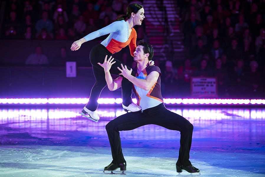 Tessa Virtue and Scott Moir perform during the Thank You Canada Tour.