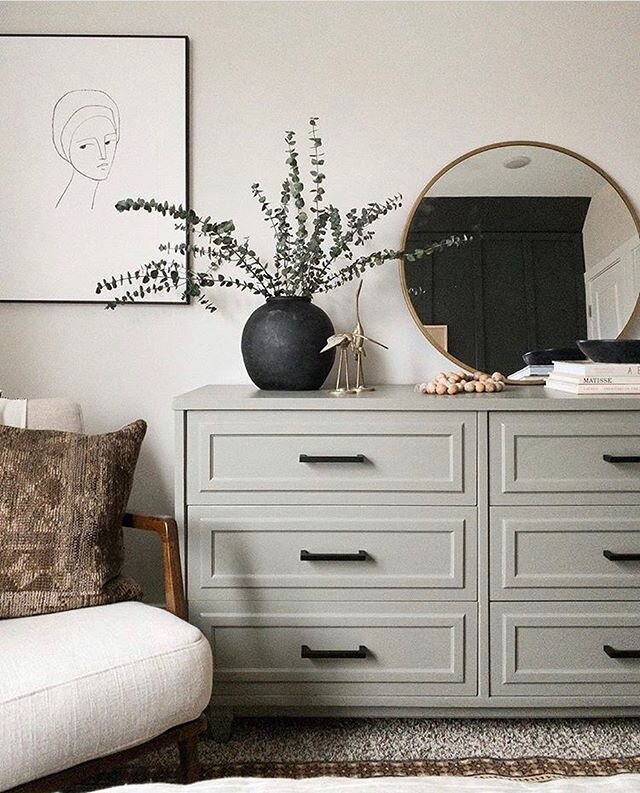 Happy Monday. How&rsquo;s everyone hanging in there?  Trying to make the best of these times can be a challenge but we&rsquo;re giving it our all to stay positive and productive.  Here&rsquo;s an inspirational little vignette by @styleitprettyhome to