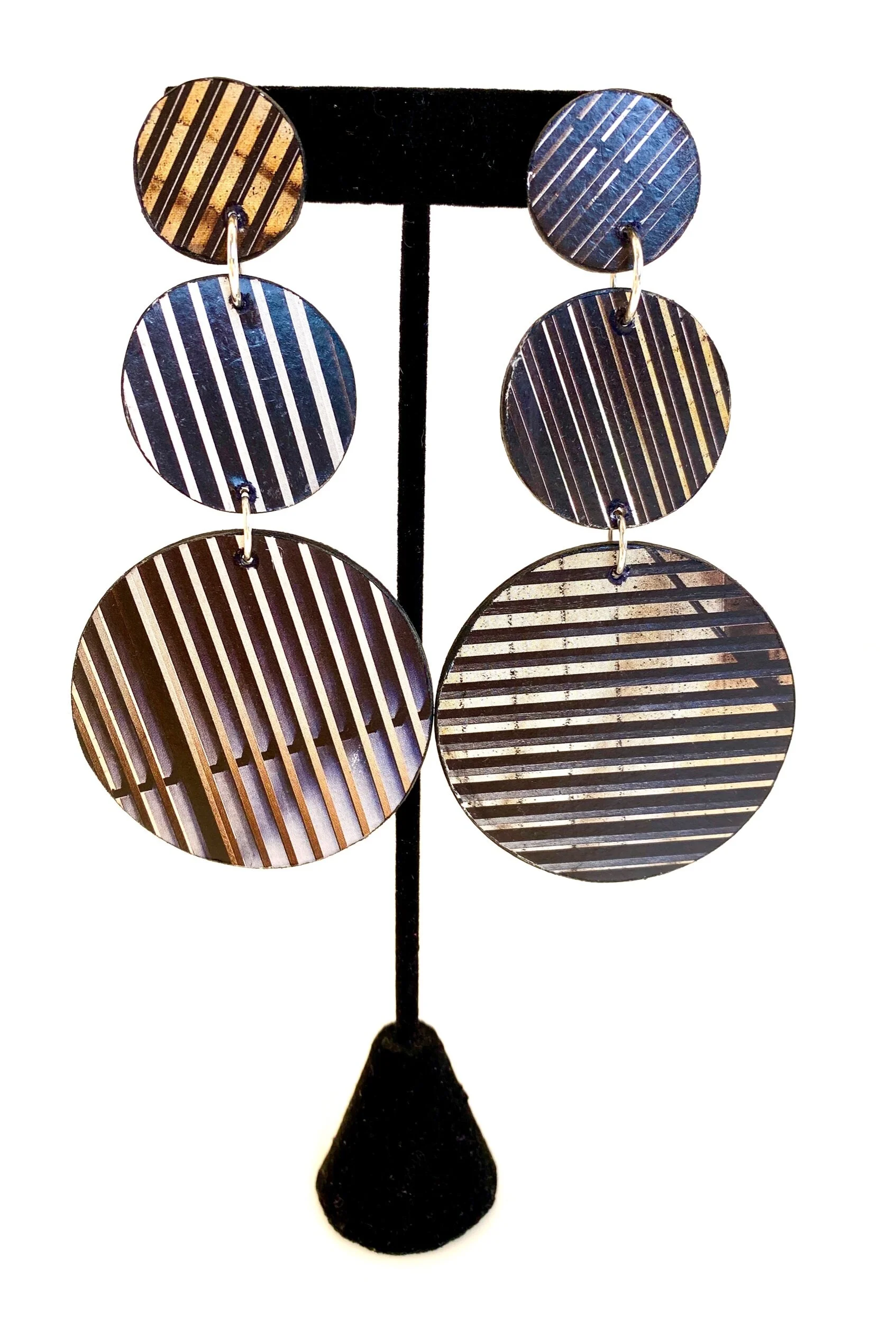 5B283D26-7B3A-4338-9A39-3CDC83D366E9