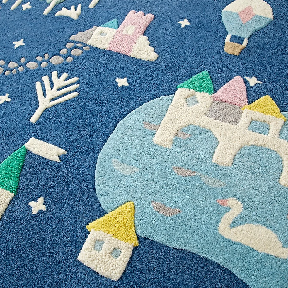amyvanluijk_fairytale_rug_detail_lon.jpg