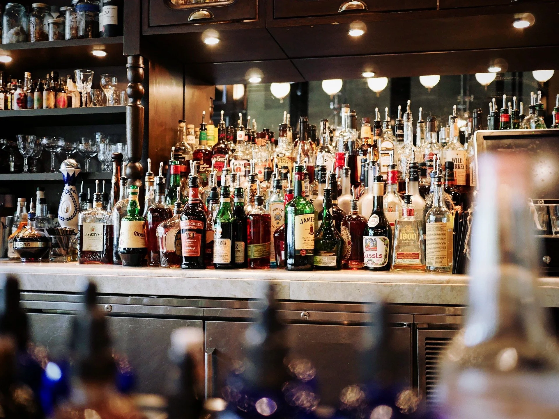 Would Phone Charging Stations Improve Customer Satisfaction In Bars?