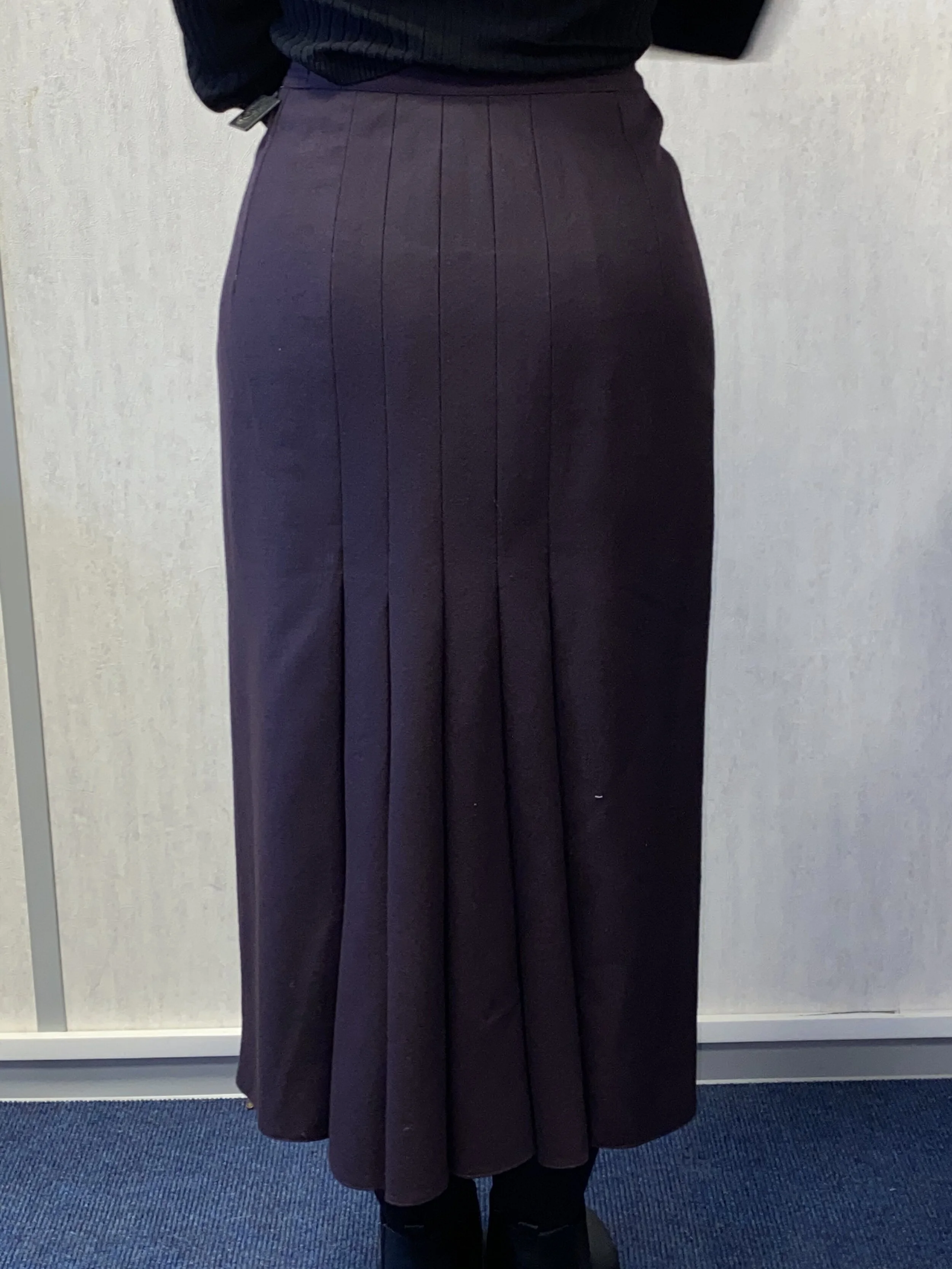 577 44Aubergine Back.JPG