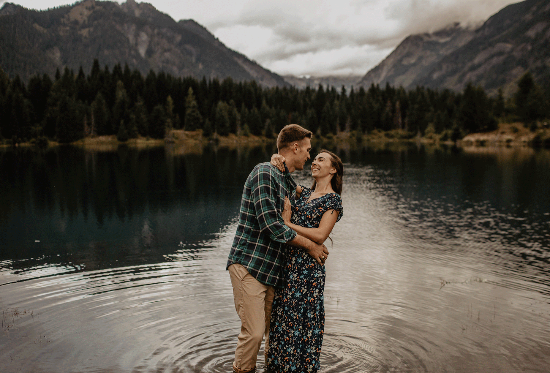 Casey &amp; Mary Adventure Engagement Session | Gold Creek Pond Washington