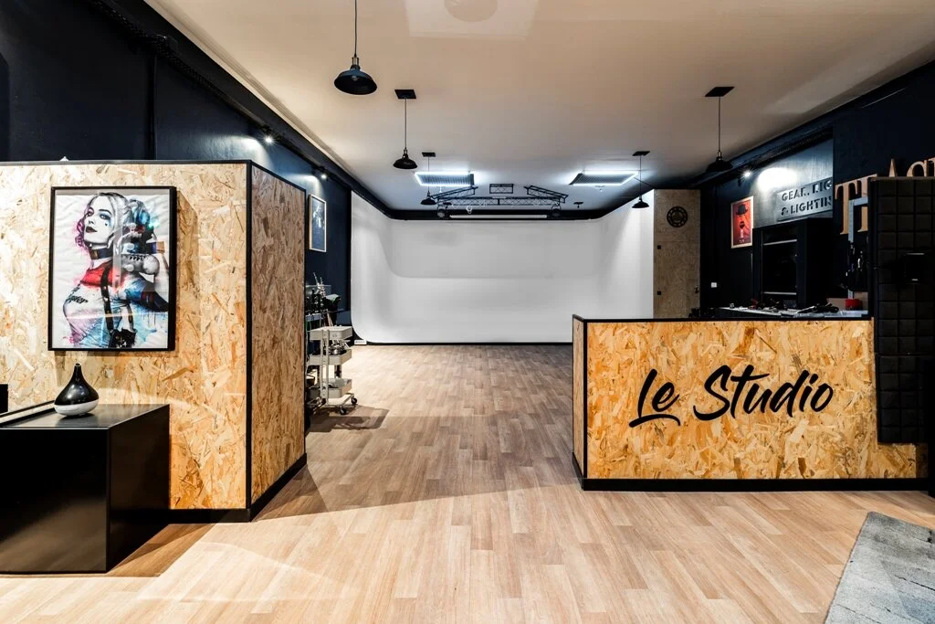 Le studio TEASE