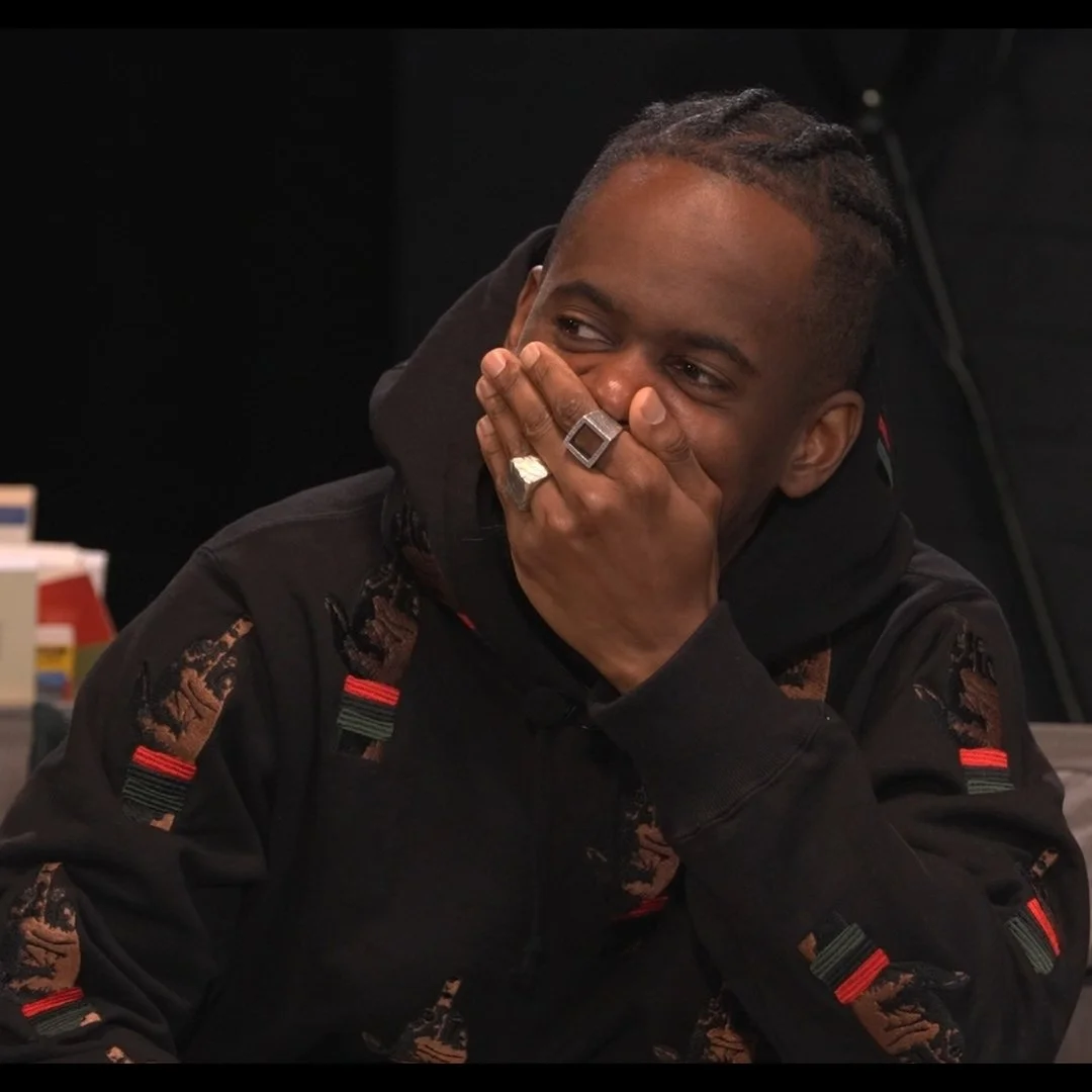 &quot;Un Angle Mort c'est un sujet tr&egrave;s &eacute;pineux&quot; - On cite @cedricdoumbe dans ce nouvel &eacute;pisode ft. @blackm qui a d&ucirc; faire face aux diverses sauces et happenings! 😅

Agence &amp; Concept: @adjime_agency 
Post-Prod: @t