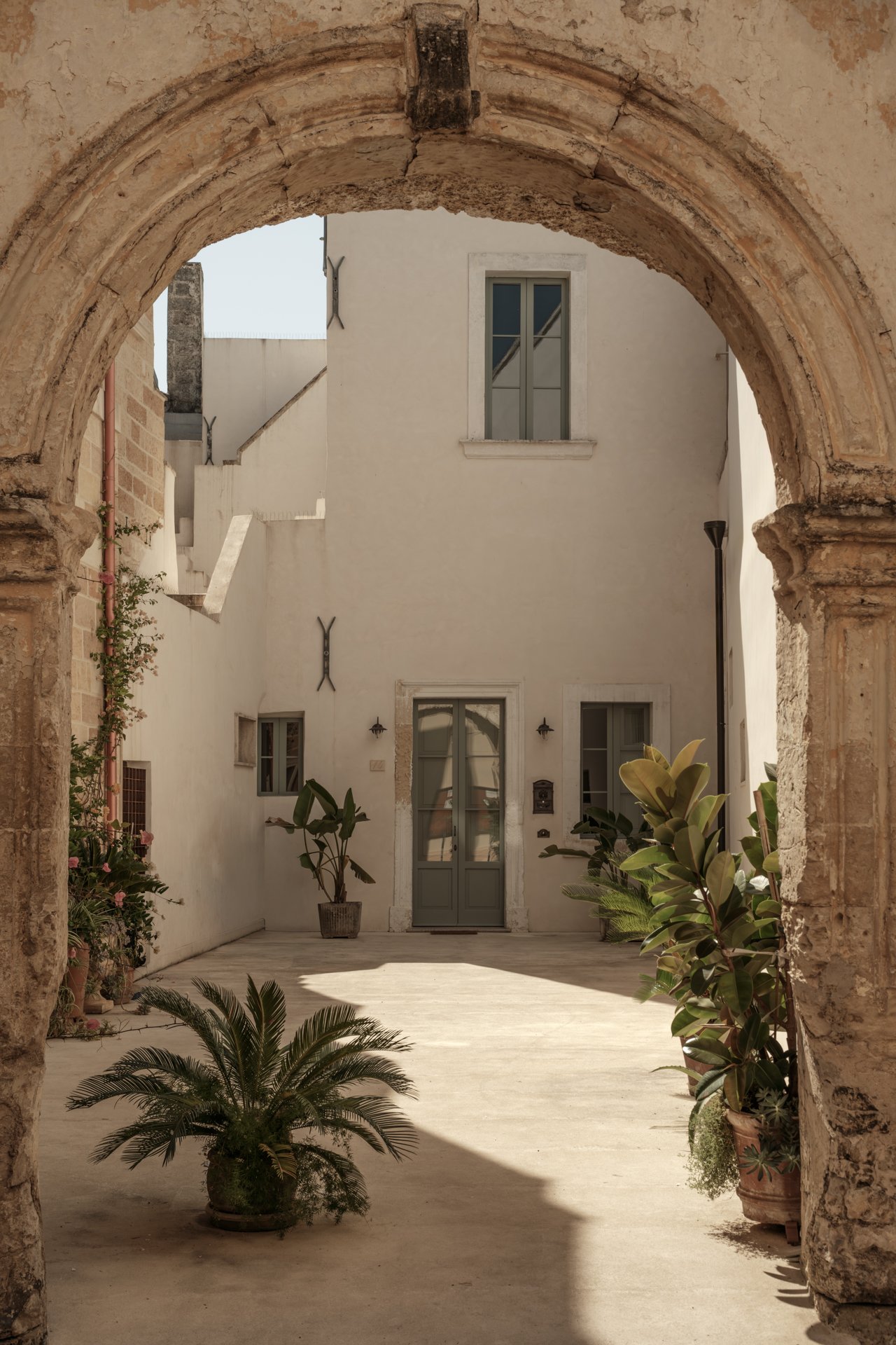 alesskikinas.com-Exterior-15.jpg