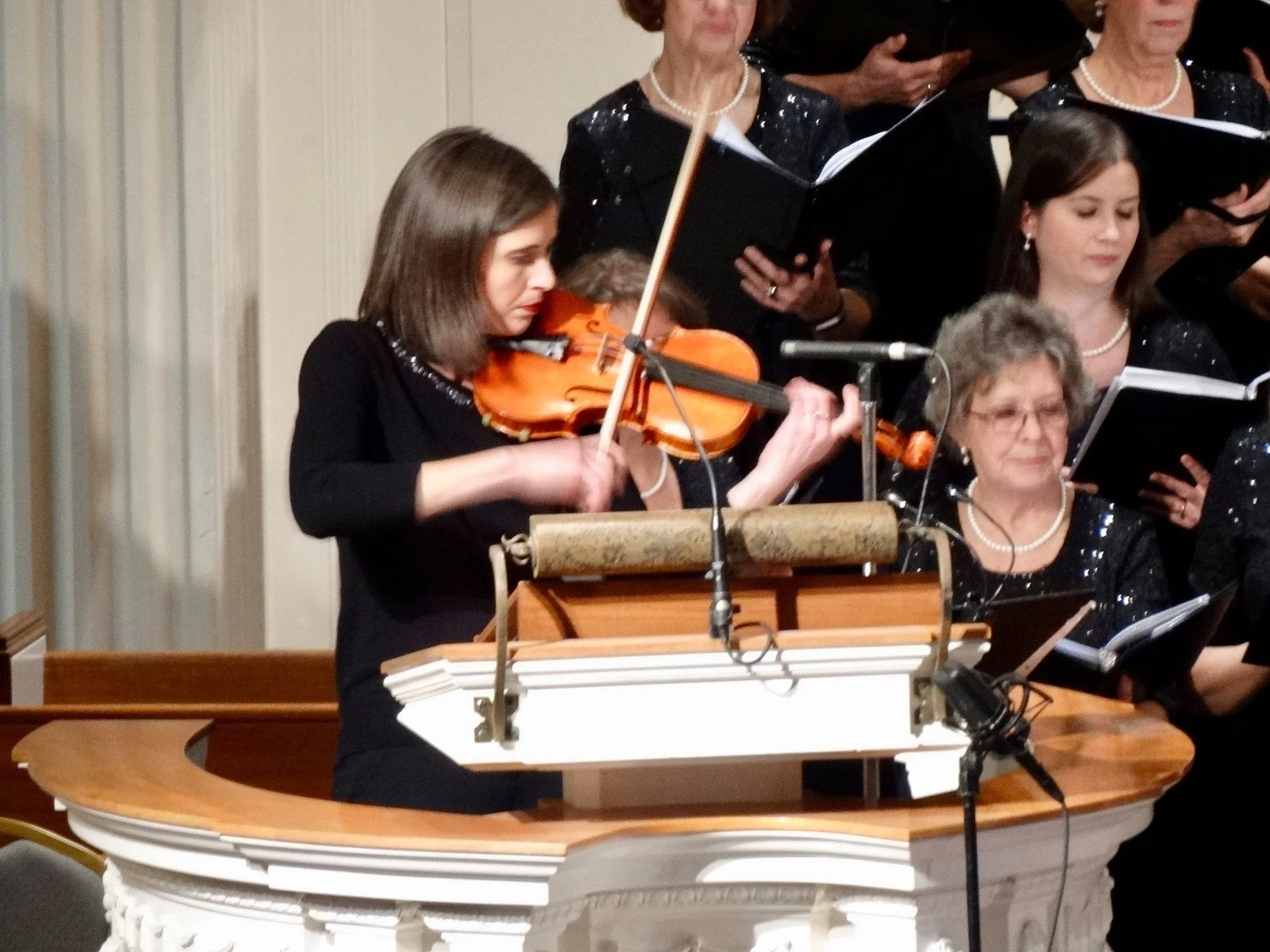 winter 17 violinist2.jpg