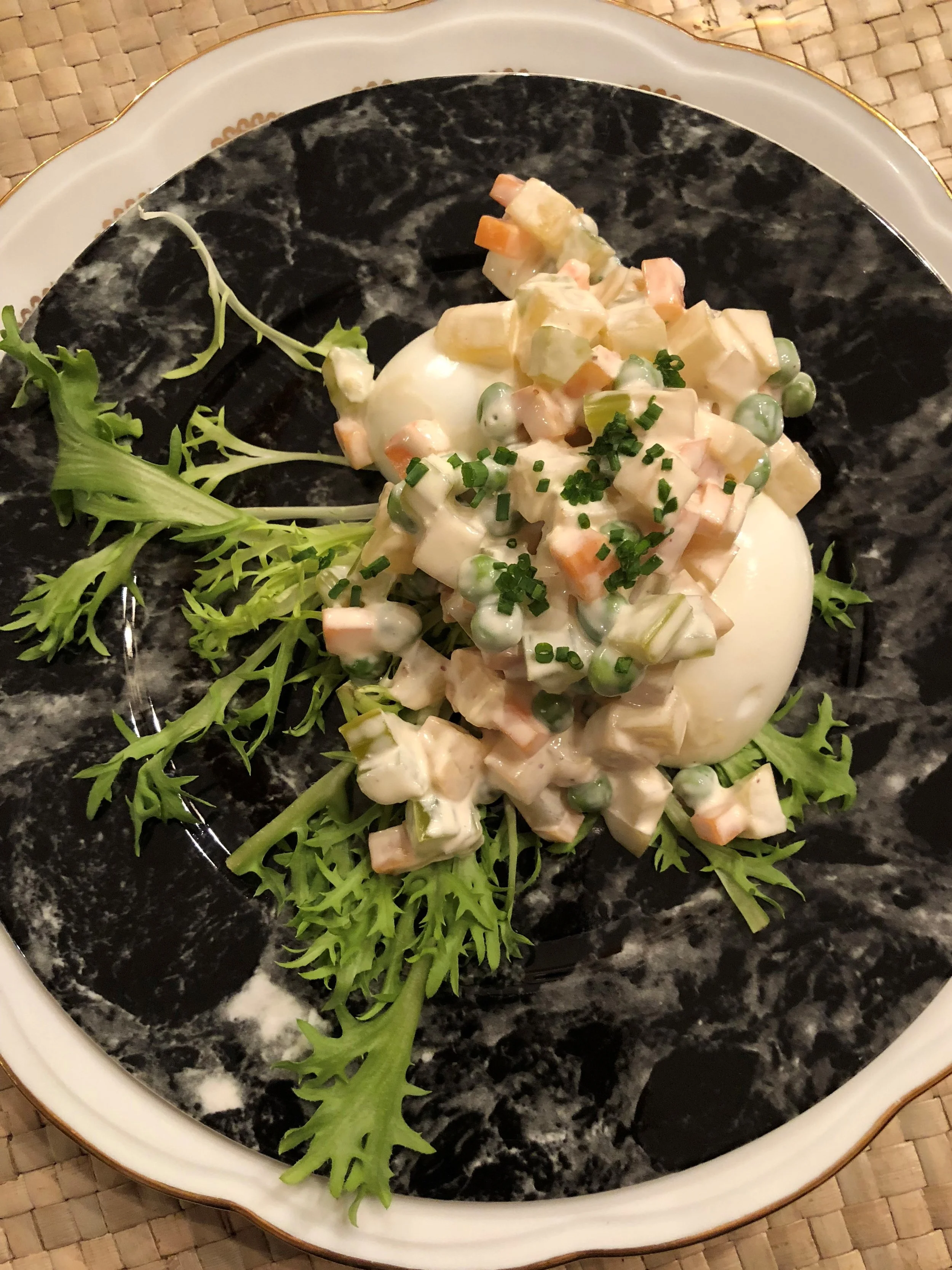 Oeufs à La Russe   (Russian Eggs)