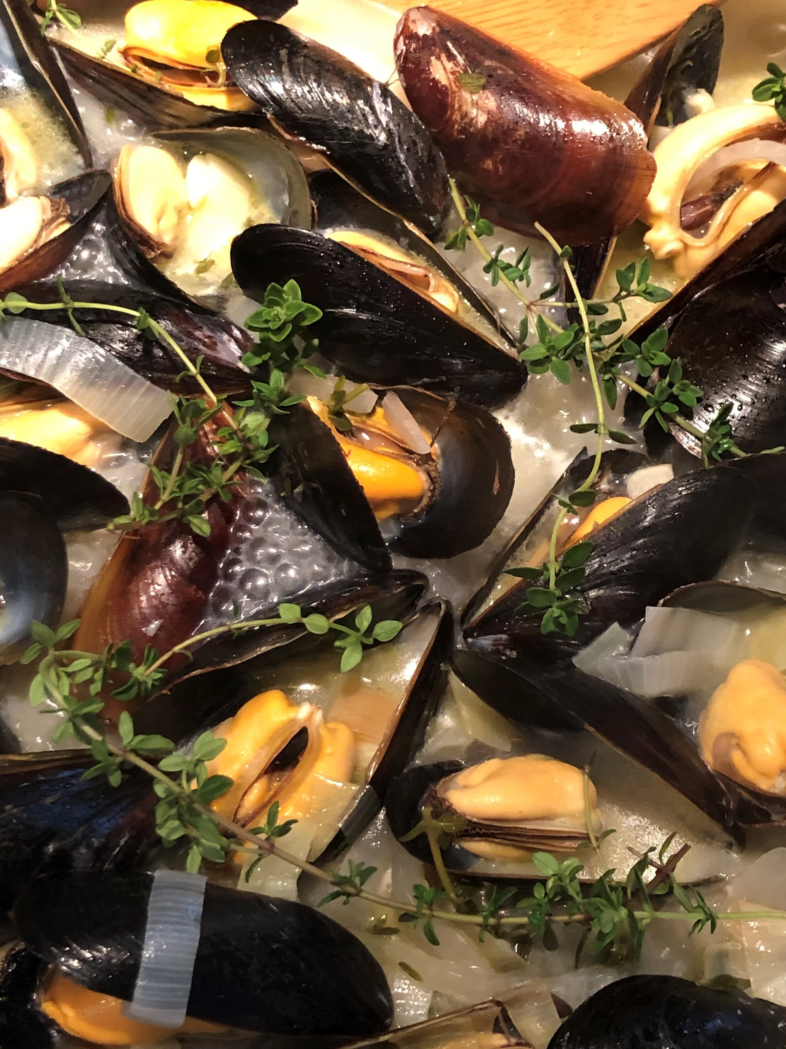Mussels Meunière (steamed in white wine)