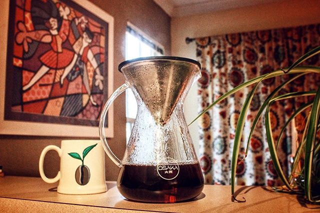 Wake up to that smell of goodness....☕️☕️☕️ First Crack Coffee is hot and ready to serve!
.
Purchase online through our website at 1stcrackcoffeecompany.com/
.
.
.
#firstcrackcoffeeco #jacksonvillecoffee #coffee #jacksonvillebeach #coffeelovers #coff