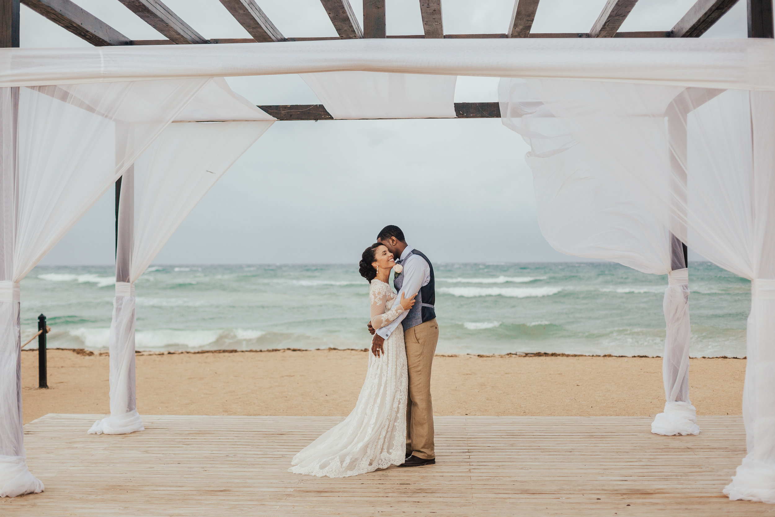 Destination-Wedding-Photographer-cleveland-wedding-photographer-elopement-photographer-elope-beach-ceremony