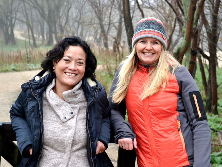 6° Founders - Gita (left) and Debbie (right) in The Hague