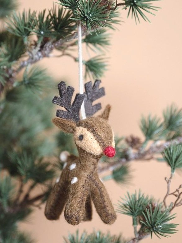 Felt Christmas decorations from Sjaal met een verhaal