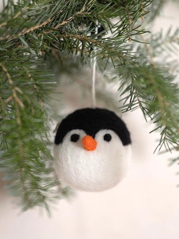 Felt Christmas decorations from Sjaal met een verhaal