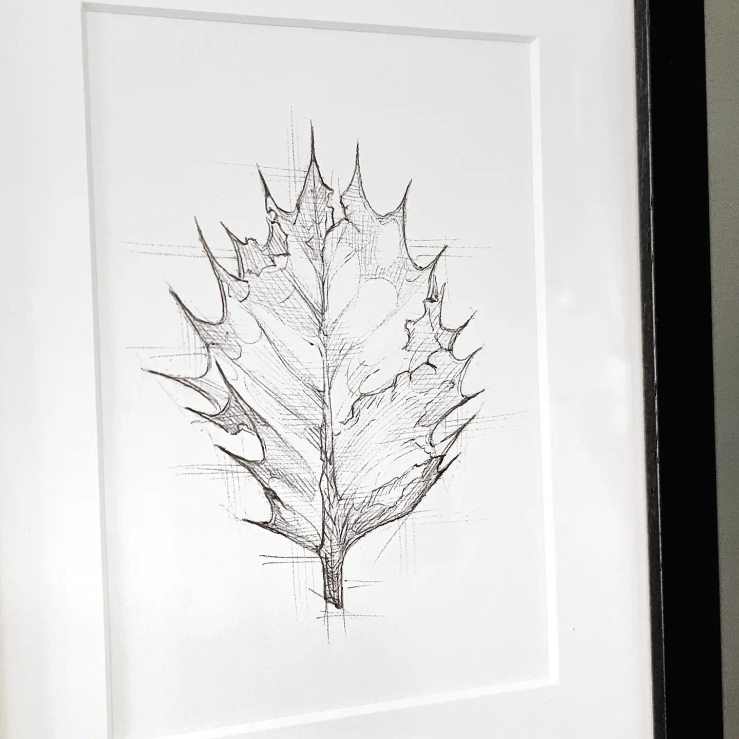 Happy new year folks ❤ Imaginatively named 'Holly' will be at @laslagunaartgallery this month as part of their 2023 Botanical show. If you're fortunate enough to be in the vicinity of Laguna Beach you can check it out with some pretty spectacular pie