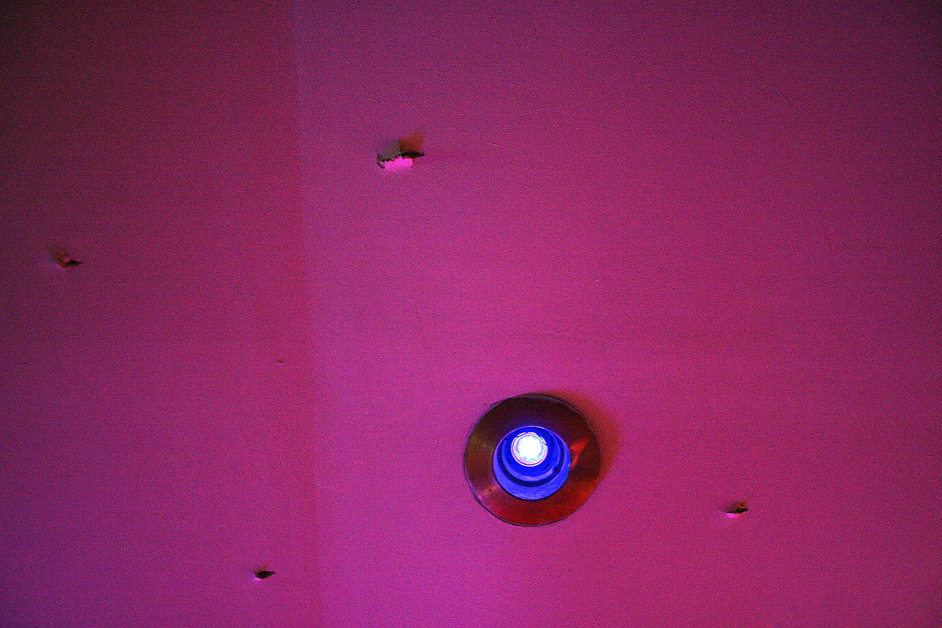 Bullet holes in the ceiling of Sol y Sombra or Sun and Shadow dance hall that is known to cater to those working in the drug trade. This is where five heads where dumped on a dance floor. Still at this time nobody is exactly sure why the heads where deposited there, but many believe that it was a warning to the clubs owner.