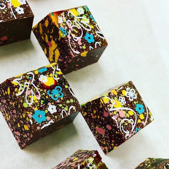 Love the way these little guys turned out Easter is upon us @gravitasdesserts #chocolate #yum #yummy #sweet #love #art #colour #toronto #food #foodie #food#torontofood