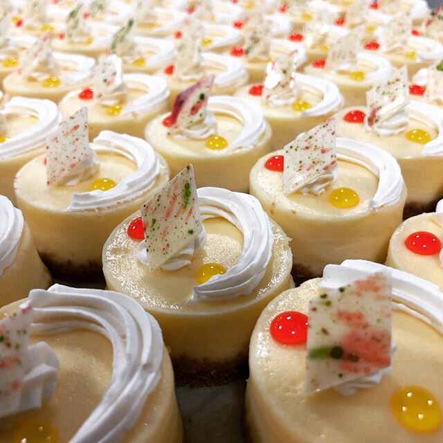 Sending out lots of these beautiful mini cheesecakes for our awesome customers @gravitasdesserts #cheese #cheesecake #art #love #yummy #yum #toronto #torontofood #food #foodie #cake #dessert